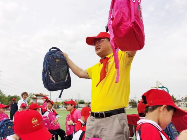 喜德瑞谢新天走进鸿公益学院红色课堂 践行社会责任 弘扬公益能量