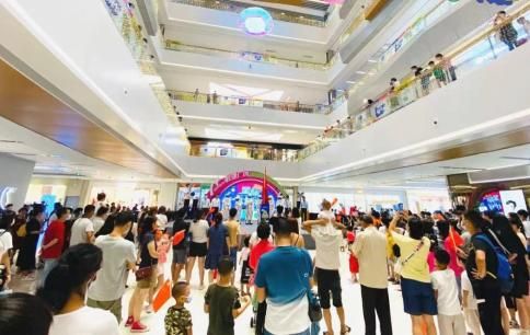（客流如织的肇庆·敏捷广场）