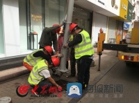 滕州北门里街老旧路灯换新颜 市民出行更便利