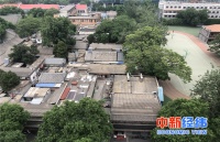 豪赌最后的学区房:60来平1200万 看房半小时就转定金