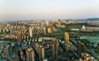 不抛房、不弃房的人,正苦苦支撑着“高房价”,究竟有何企图?