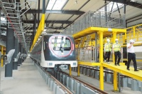 【地铁2号线最新进展】首列地铁列车正在紧张调试中