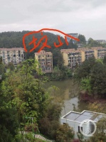 避暑房住了两年惊觉对面是坟山 业主:我的噩梦开始了