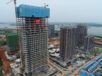 144m!儒乐湖新城首栋超高层!​中建广场封顶!