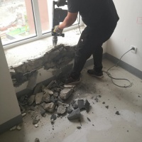 在黄岛装修,房子里有飘窗是该砸掉还是保留呢?