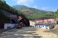 全长11.3公里,历时4年多!中老铁路通达隧道今日贯通