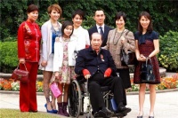 赌王12栋房产各归其主 何超莲窦骁入住豪宅邻居是许家印