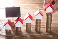 未来10年,存款和房产谁能笑到最后?