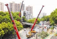 宜昌体育场路白龙井跨线桥梁完成吊装 为周边居民提供出行方便