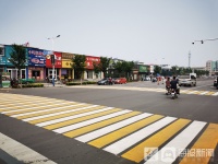 太醒目!彩色斑马线亮相河口街头!给绚丽河口添加了另一份色彩!