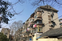 手里的钱不多,「老破小」能不能买?