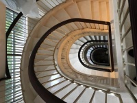 健步楼梯:旋转楼梯尺寸多少合适?室内旋转楼梯价格多少?