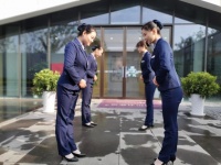 郑州孔雀城-做有姿态的客服