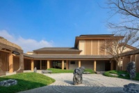 林泉、幽竹、园林之间,有个木莲庄酒店