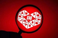 市值一夜间蒸发千亿，拼多多离不开黄峥？