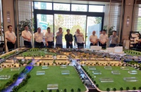 市领导朱部长一行莅临官河上城考察调研