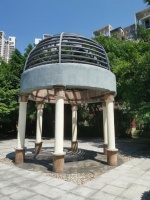 无顶亭子、罗马柱,那些不实用设计被吐槽,你小区有吗?