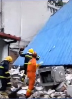 河南周口一民房倒塌致2死3伤 疑因液化气罐燃爆所致