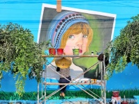 海港区墙体彩绘为村庄披上彩衣