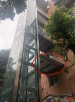 老旧小区安电梯不通2楼?小区物业:2楼住户没给电梯安装费