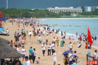 国庆黄金周第三天,三亚接待游客近12万人次