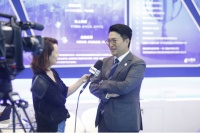 李家诚:&ldquo;娱乐头条客&rdquo;归心地产