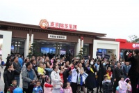 曲靖房交会第三日狂狼的热潮又遇见狂狼的人潮