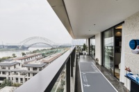 矗立青秀之心国墅级平层,留驻一线凤岭滨江风景线