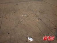 向不文明行为说&ldquo;不&rdquo;:随手乱扔 湘江风光带美景大打折扣