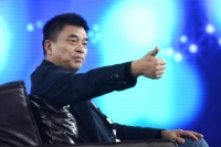 新希望服务赴港IPO,递表前夜股权大腾挪 | 深读