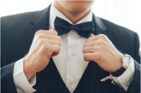 给新郎穿衣时说什么话 给新娘穿衣要说什么