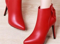 婚纱可以穿一双婚鞋吗 关于婚鞋都有哪些讲究