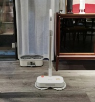 人手一把Shark鲨客电动拖把,一分钟旋转200次轻松去污