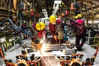 我国人均GDP连续两年超过1万美元