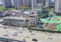 天桥旁最后的临街楼拆除前&ldquo;济南第一高&rdquo;再现全貌