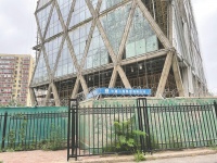 北京“中弘大厦”招牌已拆除，地方国资接盘济南中弘广场 中弘股份“遗产”迎重生 接盘方要如何盘活？