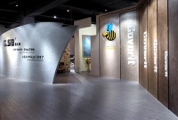 小蜜蜂，大“饰”界｜小蜜蜂艺术涂料伴您温暖出行