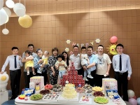 中国铁建地产华东公司南京工会组织开展二季度员工生日会