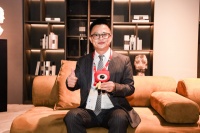 HOTHING和信国际陈杰：相信原创设计的力量，以“曲线”之美传递生活温度