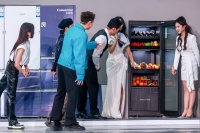 水果冷藏容易坏？卡萨帝冰吧：首创12℃暖藏更新鲜