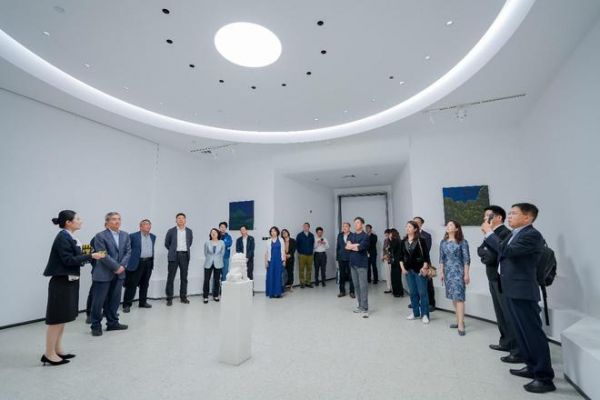 欧普照明携手复旦大学揭牌全球智慧照明实验室，SDL2.0光引擎技术再升级，共促绿色未来