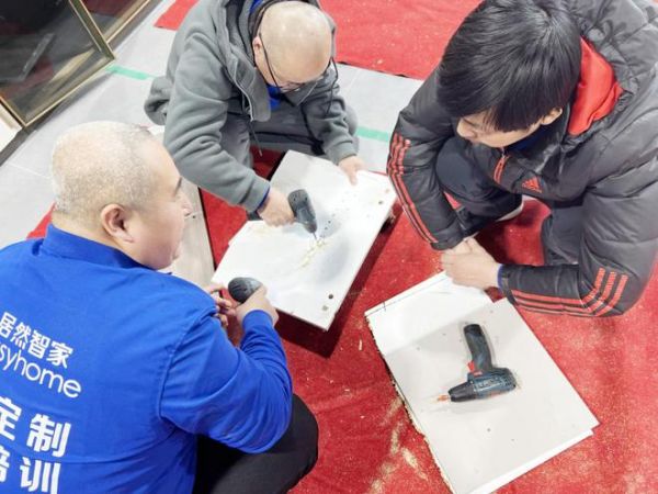 万师傅：释放亿万工作机遇 促进蓝领群体高质量充分就业