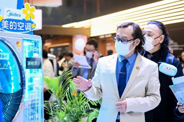 从“日本制造”到“学习中国”：AWE美的展区见证日本工匠精神的集体“补课”